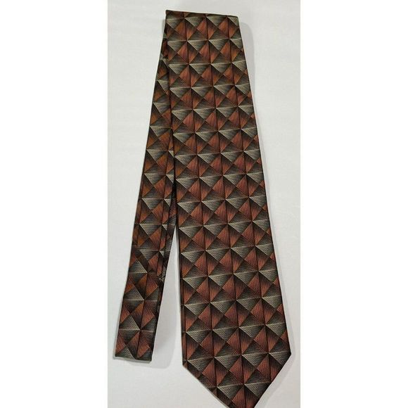 Platinum Designs / Orange Geometric Tie / Hand Made / 100% Silk / 3.75" x 60" - Picture 6 of 7